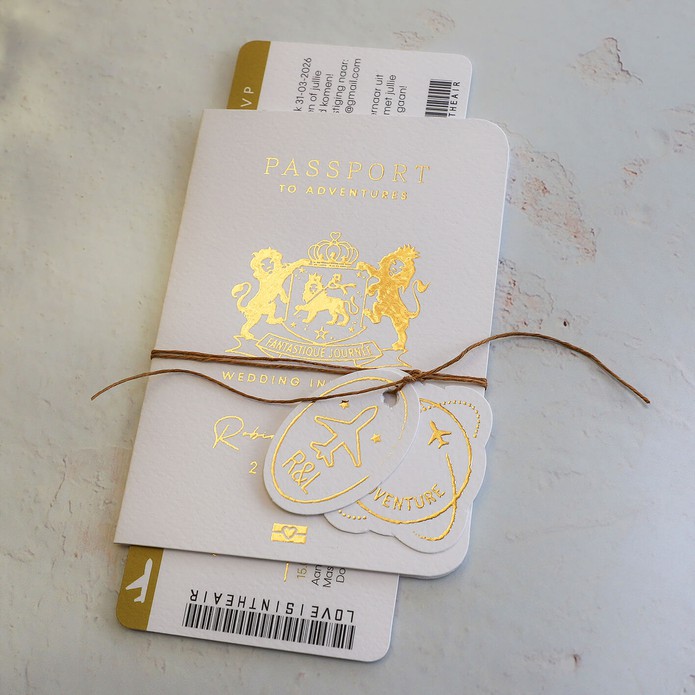 FOLIE STAPEL Trouwkaart - Paspoort met Boarding Pass Goud