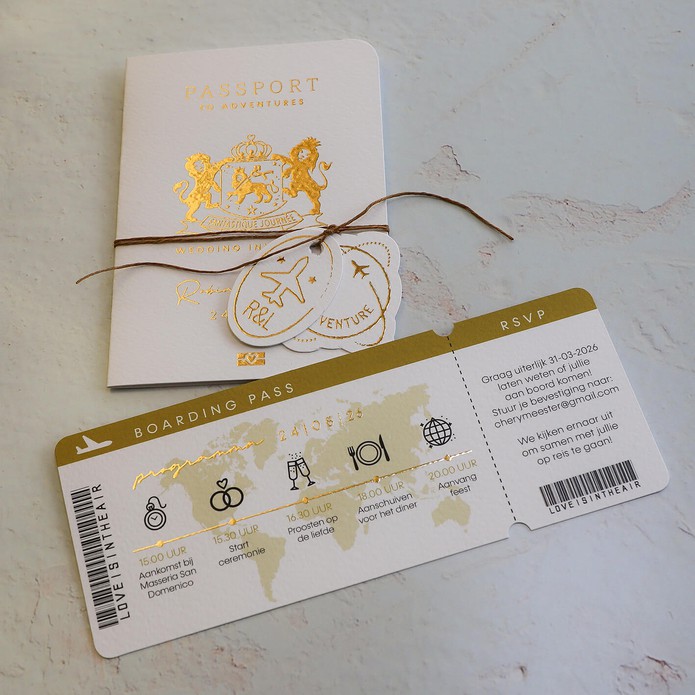 FOLIE STAPEL Trouwkaart - Paspoort met Boarding Pass Goud
