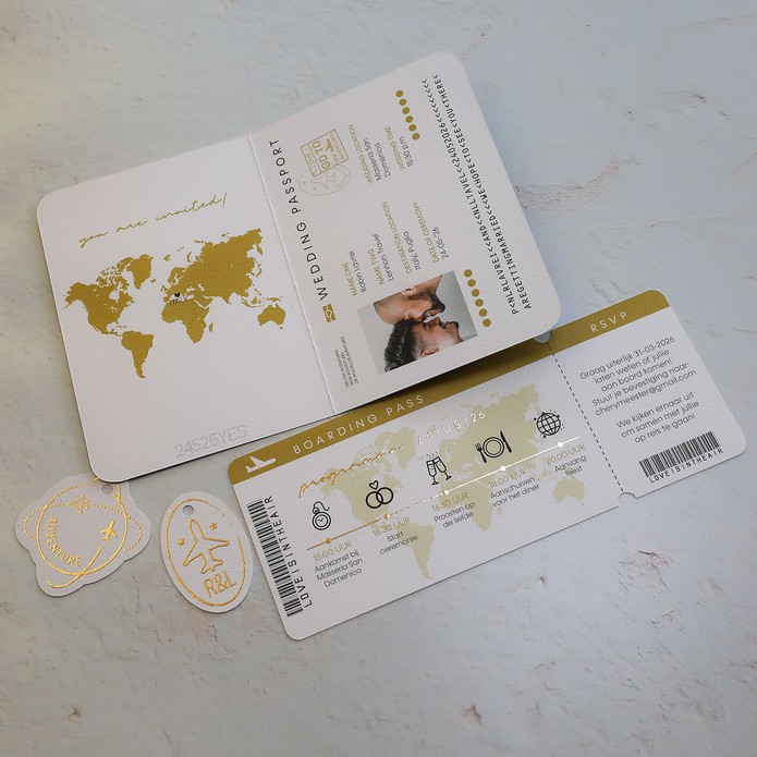 FOLIE STAPEL Trouwkaart - Paspoort met Boarding Pass Goud