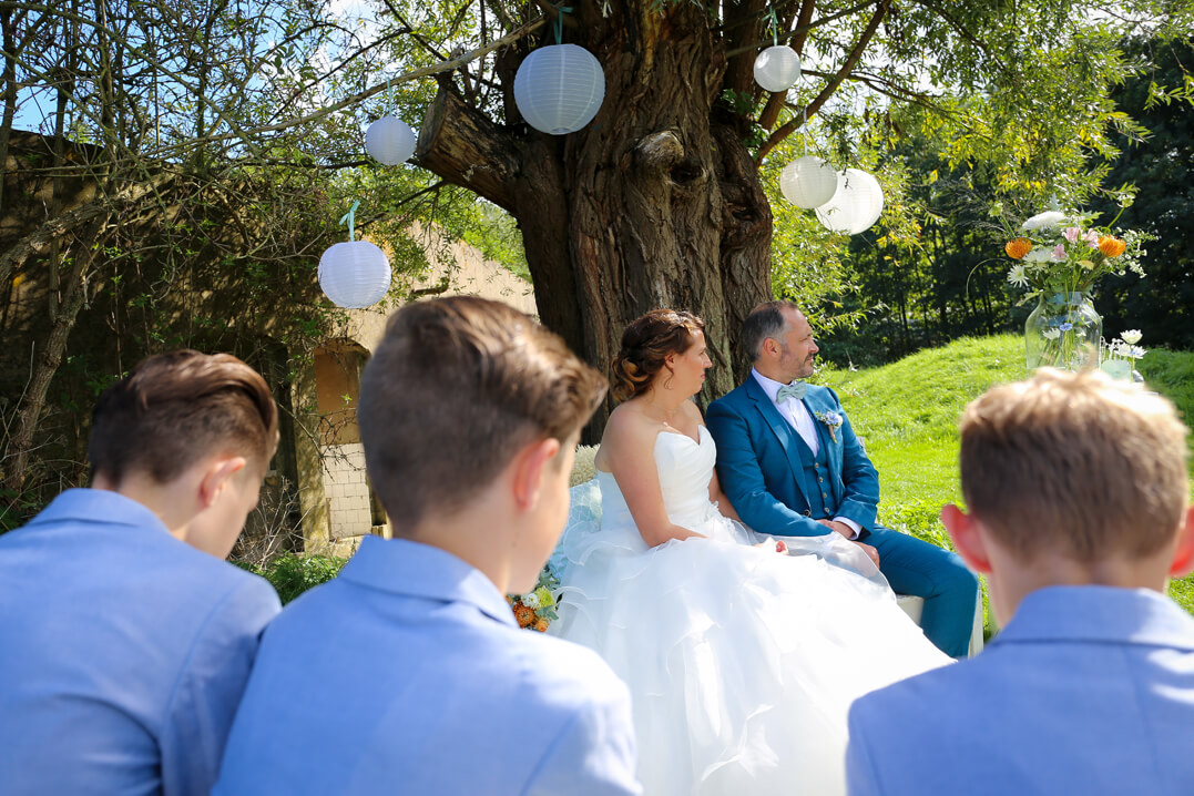 Real Wedding Mint en Goudtint Ceremonie Paviljoen Puur